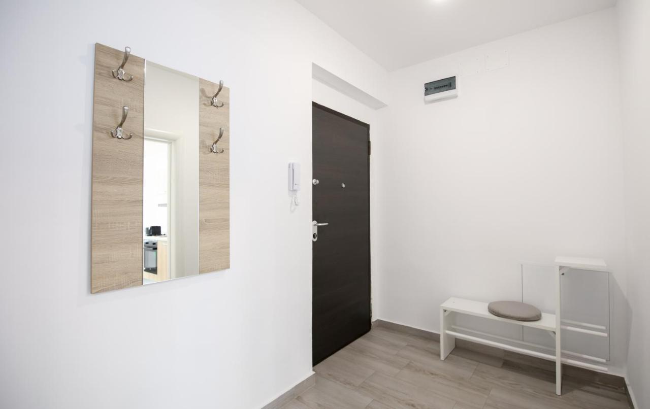 Vitan Central Oasis - Moon --Free Parking--Self Check-In-- Boekarest Buitenkant foto