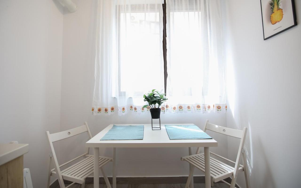 Vitan Central Oasis - Moon --Free Parking--Self Check-In-- Boekarest Buitenkant foto